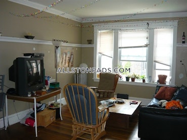 Boston - 4 Beds, 1 Baths