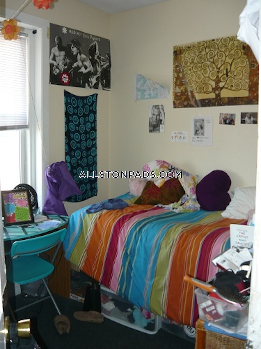 BOSTON - ALLSTON - 4 Beds, 1 Bath - Image 7