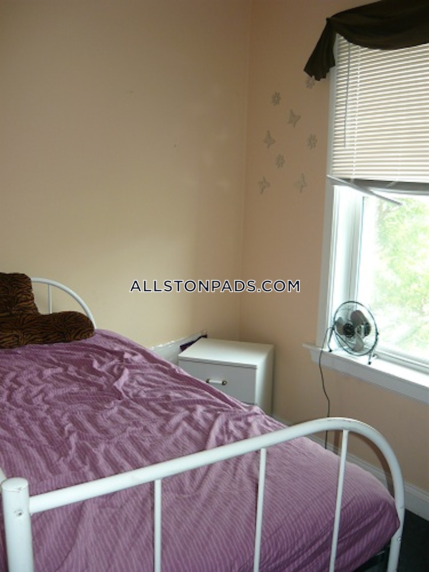 BOSTON - ALLSTON - 4 Beds, 1 Bath - Image 6