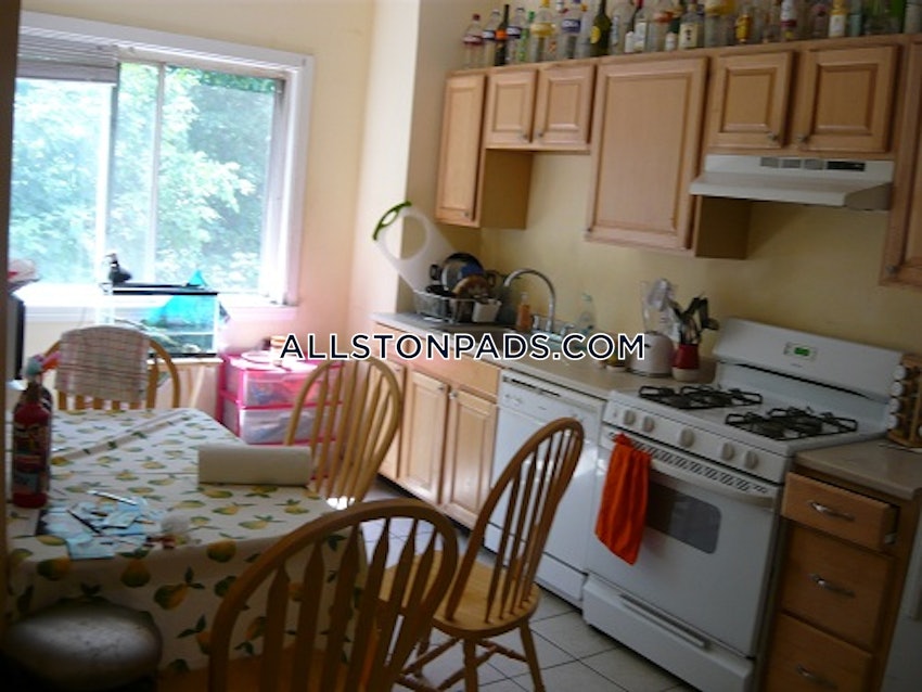 BOSTON - ALLSTON - 4 Beds, 1 Bath - Image 5