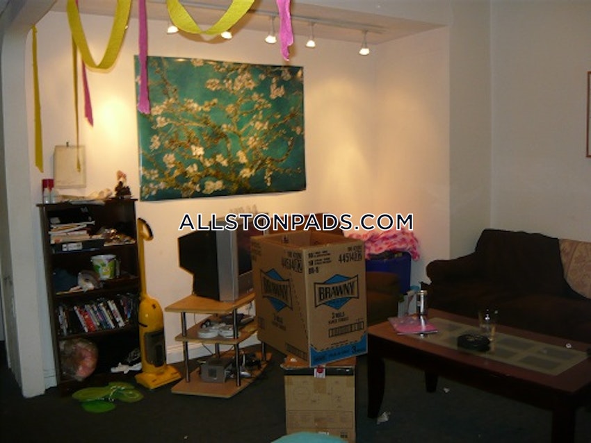 BOSTON - ALLSTON - 4 Beds, 1 Bath - Image 1