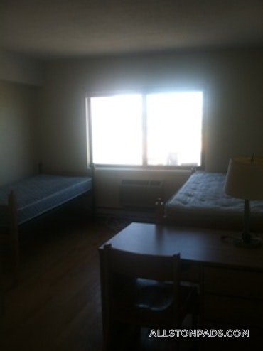 Boston - 0 Beds, 1 Baths