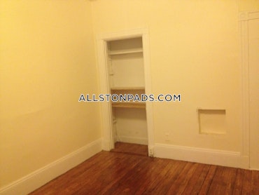 Boston - 6 Beds, 2 Baths