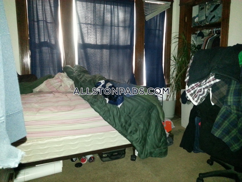 BOSTON - ALLSTON - 4 Beds, 1 Bath - Image 9