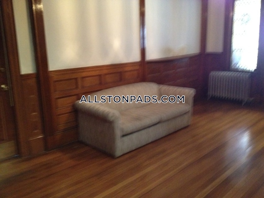 BOSTON - ALLSTON - 6 Beds, 2 Baths - Image 4