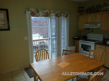 Boston - 4 Beds, 2 Baths