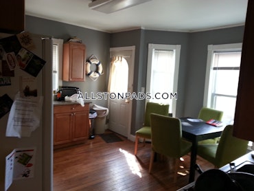 Boston - 6 Beds, 2 Baths