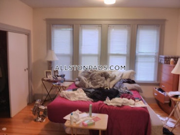 Boston - 5 Beds, 2 Baths