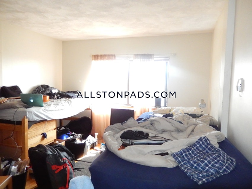 BOSTON - ALLSTON - 3 Beds, 2 Baths - Image 3