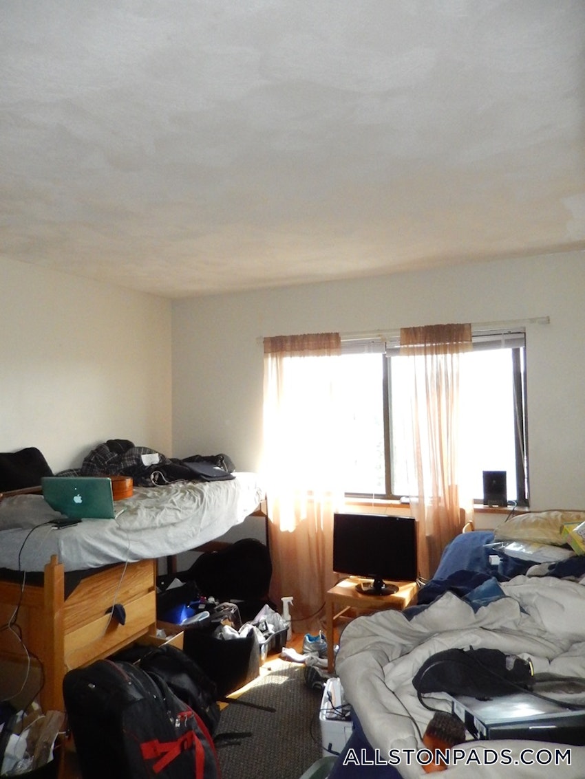 BOSTON - ALLSTON - 3 Beds, 2 Baths - Image 4