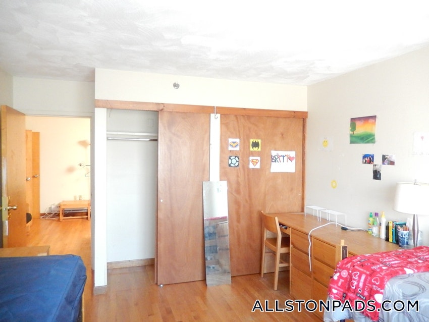 BOSTON - ALLSTON - 3 Beds, 2 Baths - Image 14