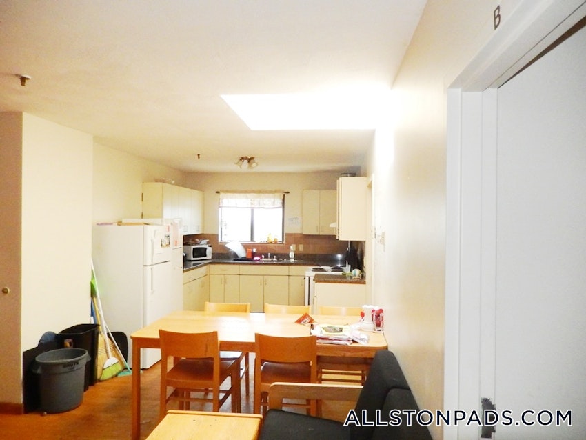 BOSTON - ALLSTON - 3 Beds, 2 Baths - Image 13