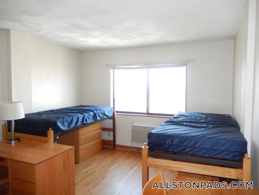 BOSTON - ALLSTON - 3 Beds, 2 Baths - Image 3