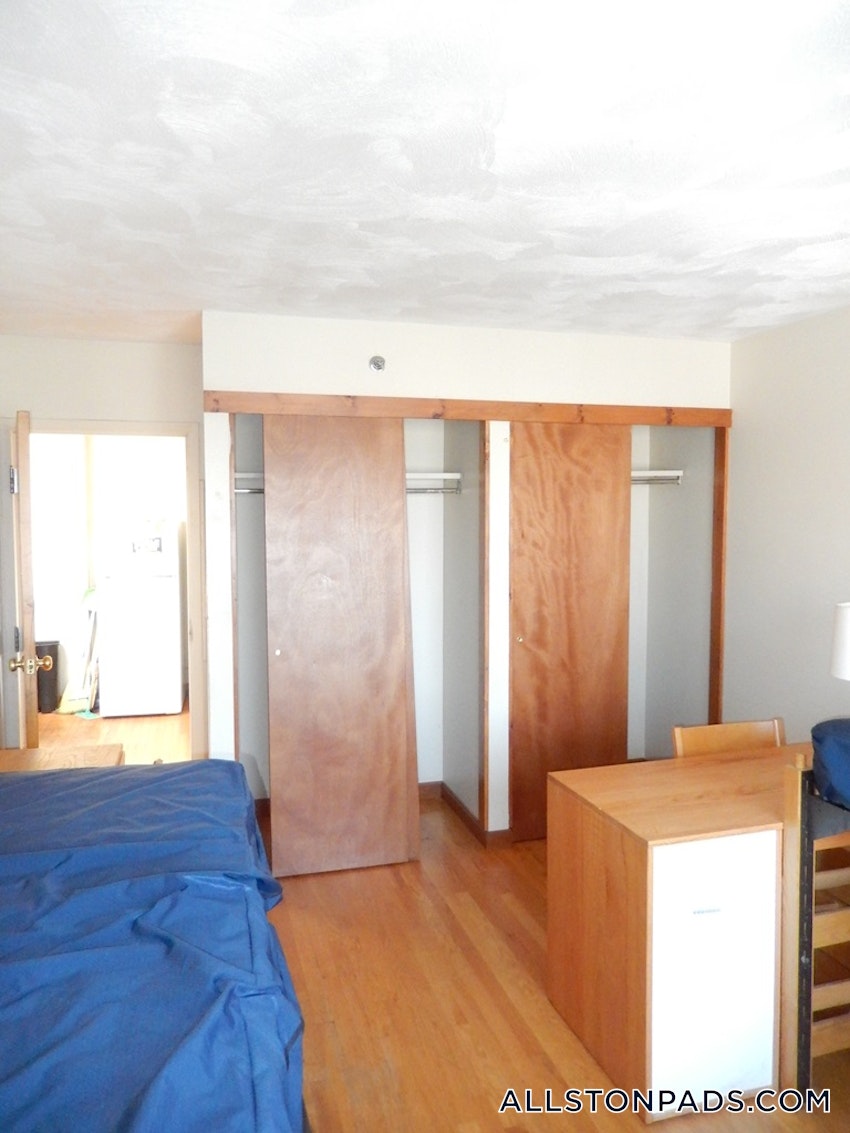 BOSTON - ALLSTON - 3 Beds, 2 Baths - Image 16