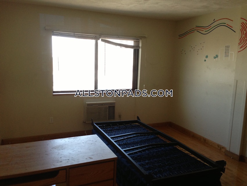 BOSTON - ALLSTON - 3 Beds, 2 Baths - Image 6