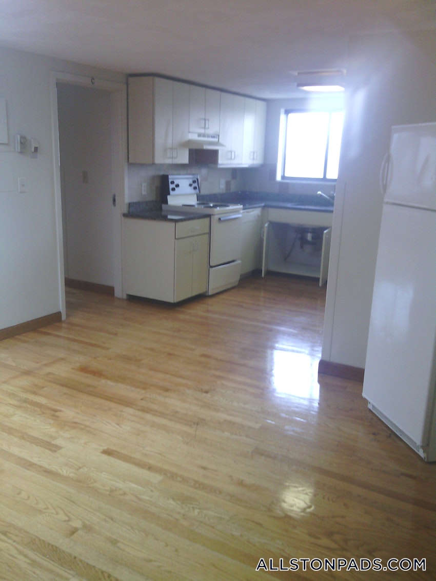 BOSTON - ALLSTON - 3 Beds, 2 Baths - Image 17