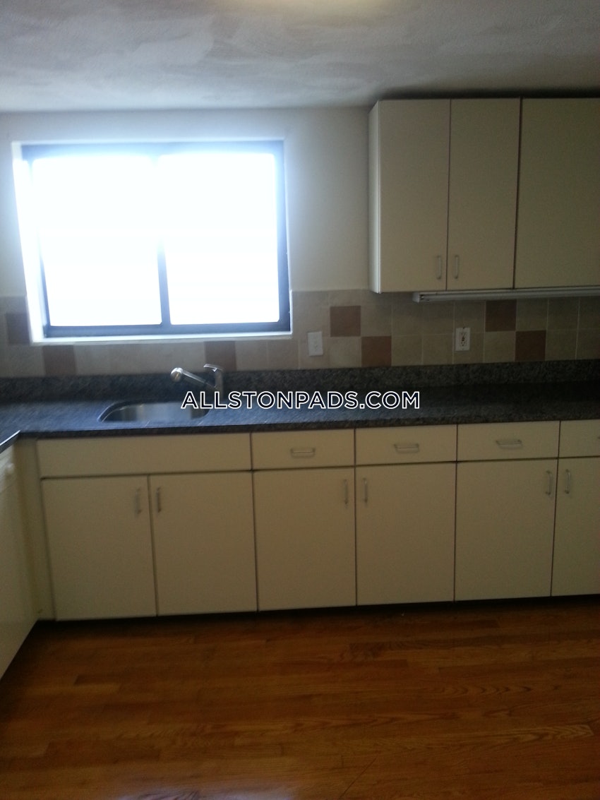 BOSTON - ALLSTON - 3 Beds, 2 Baths - Image 19