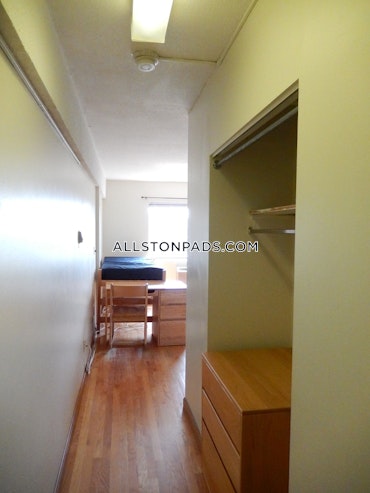 Boston - 0 Beds, 1 Baths