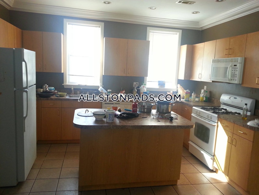 BOSTON - ALLSTON - 4 Beds, 2 Baths - Image 4