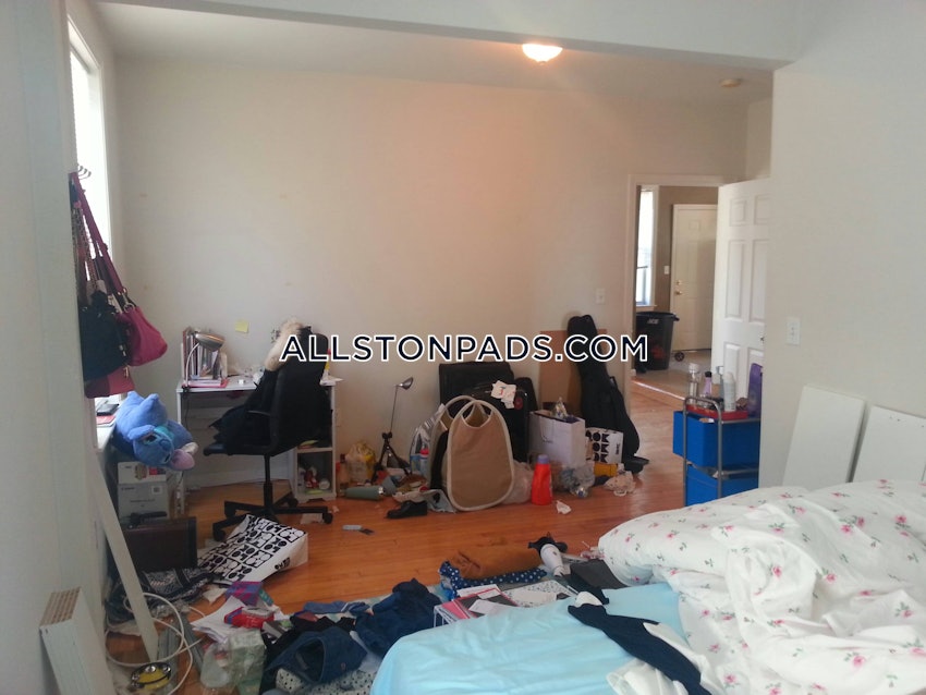 BOSTON - ALLSTON - 4 Beds, 2 Baths - Image 8