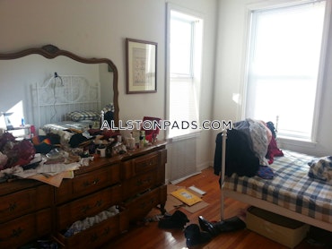 Boston - 4 Beds, 2 Baths