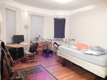 Boston - 4 Beds, 2 Baths