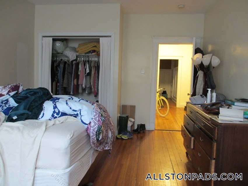 BOSTON - ALLSTON - 3 Beds, 1 Bath - Image 11