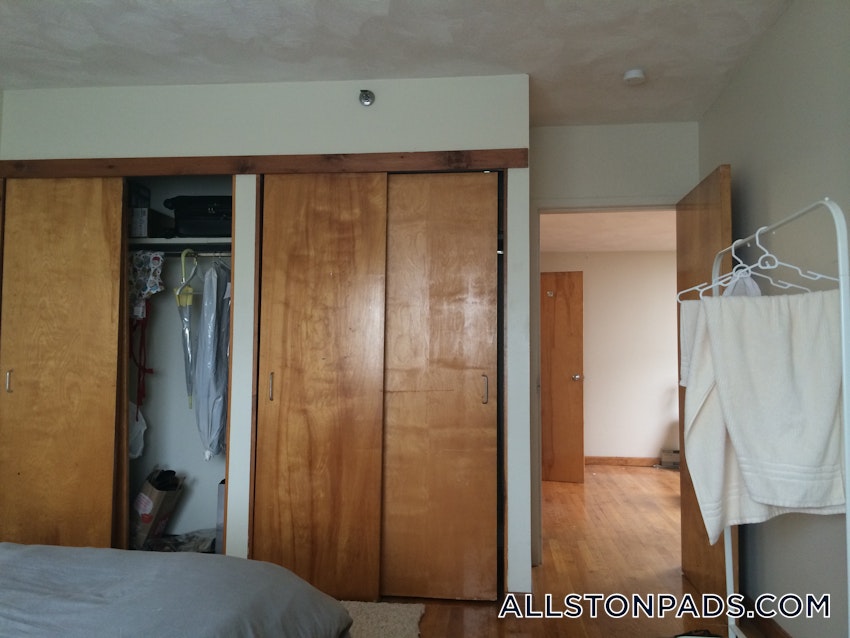 BOSTON - ALLSTON - 3 Beds, 2 Baths - Image 4