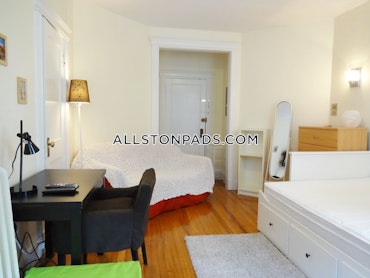 Boston - 0 Beds, 1 Baths