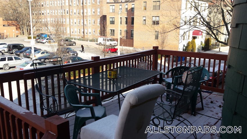 BOSTON - ALLSTON - 5 Beds, 2 Baths - Image 9