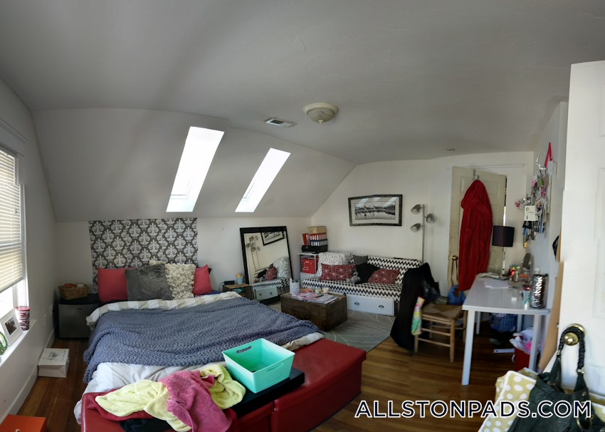 BOSTON - ALLSTON - 5 Beds, 2 Baths - Image 5