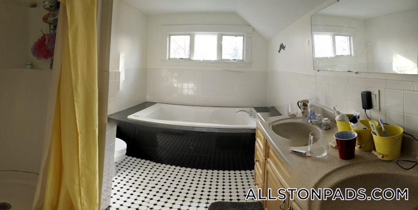 BOSTON - ALLSTON - 5 Beds, 2 Baths - Image 8