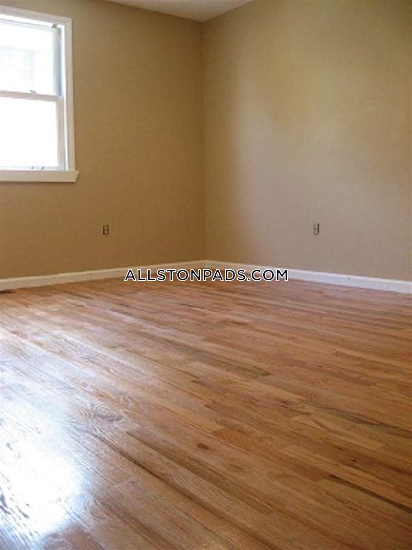 BOSTON - ALLSTON - 4 Beds, 1.5 Baths - Image 4