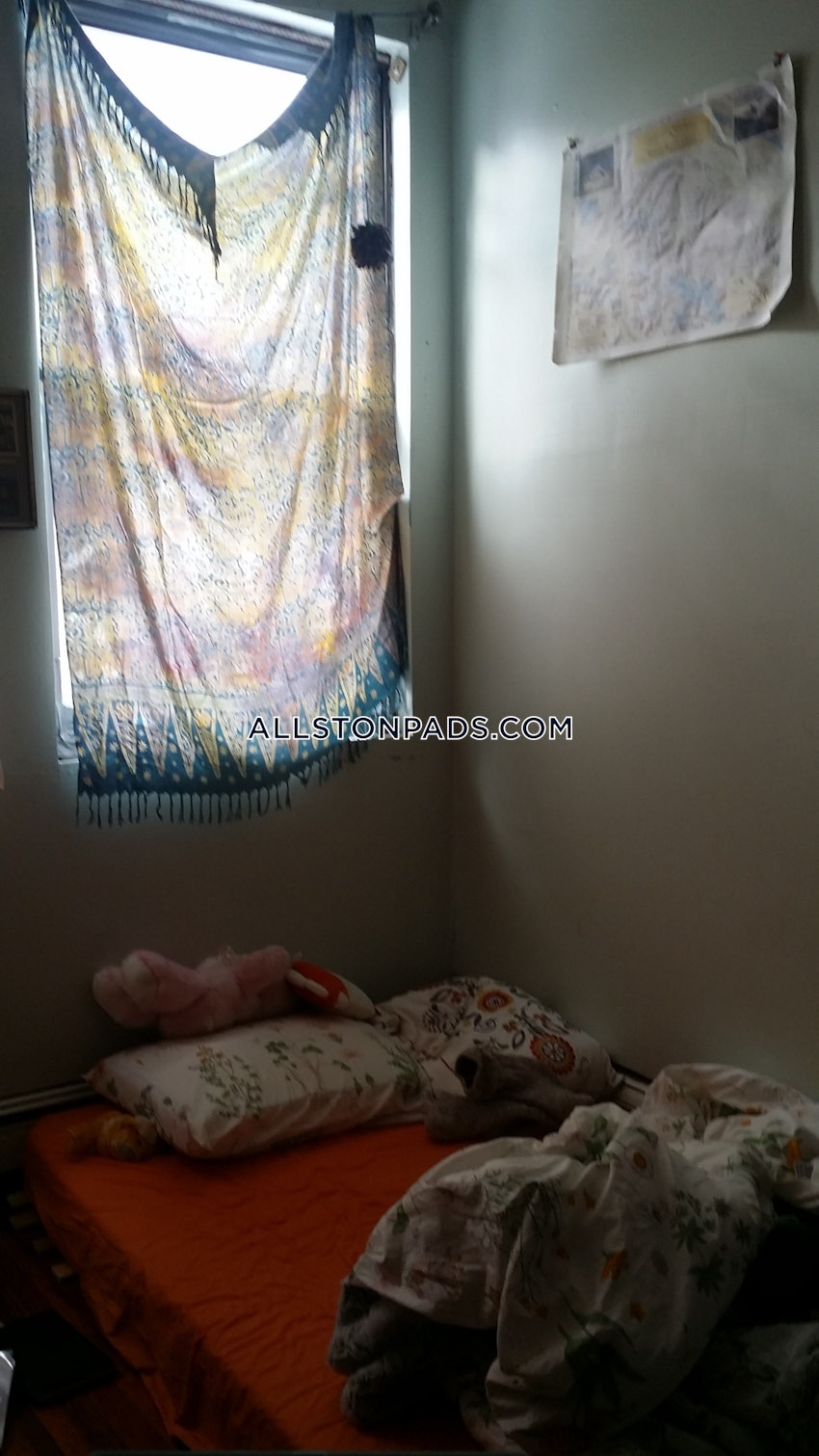 BOSTON - ALLSTON - 4 Beds, 1 Bath - Image 17