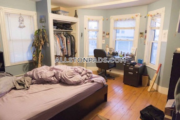 Boston - 2 Beds, 1 Baths