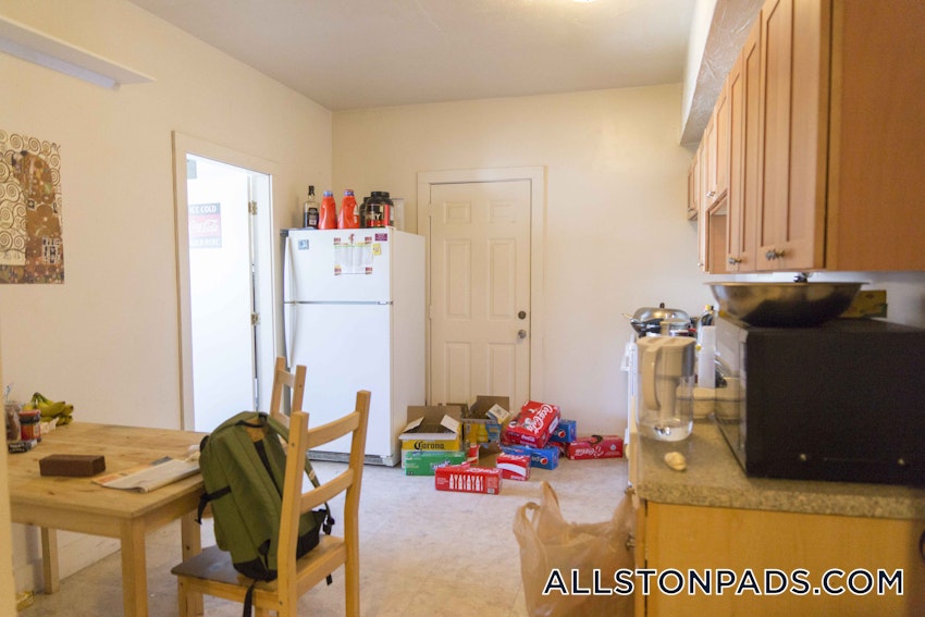 BOSTON - ALLSTON - 3 Beds, 1 Bath - Image 5