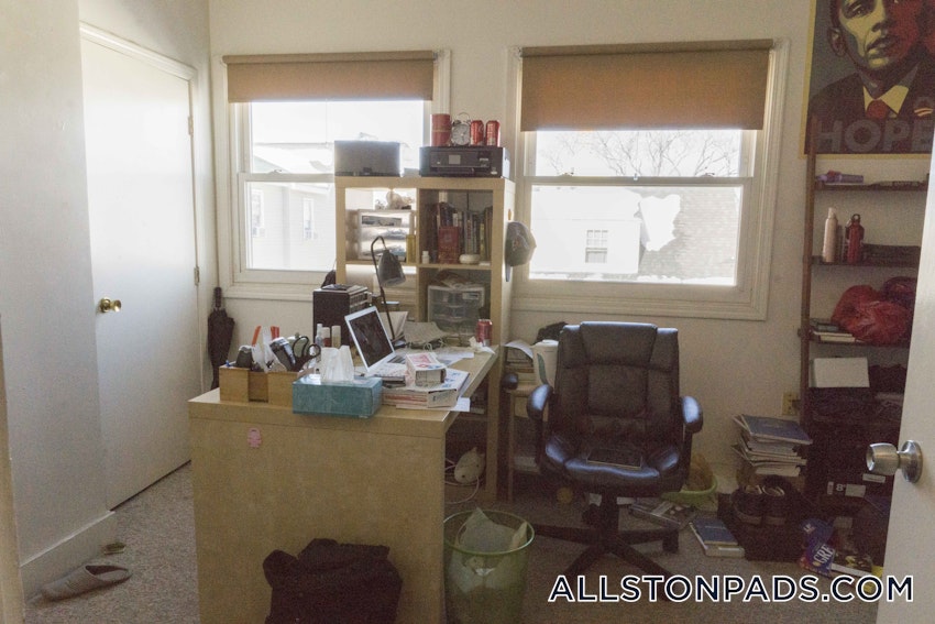 BOSTON - ALLSTON - 3 Beds, 1 Bath - Image 9