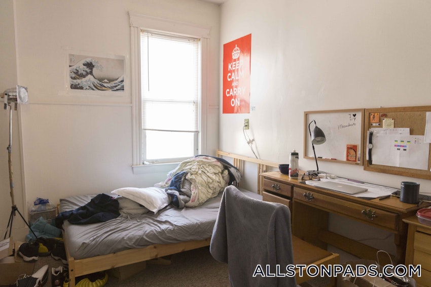 BOSTON - ALLSTON - 3 Beds, 1 Bath - Image 4