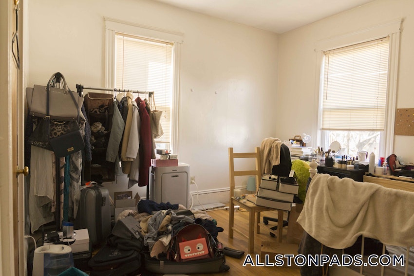 BOSTON - ALLSTON - 3 Beds, 1 Bath - Image 7