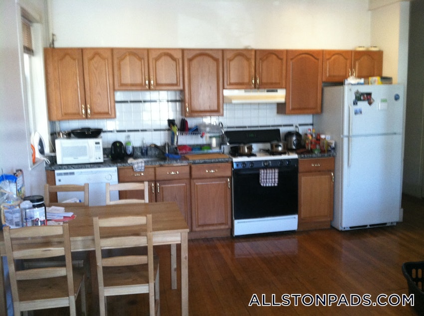 BOSTON - ALLSTON - 3 Beds, 1 Bath - Image 5