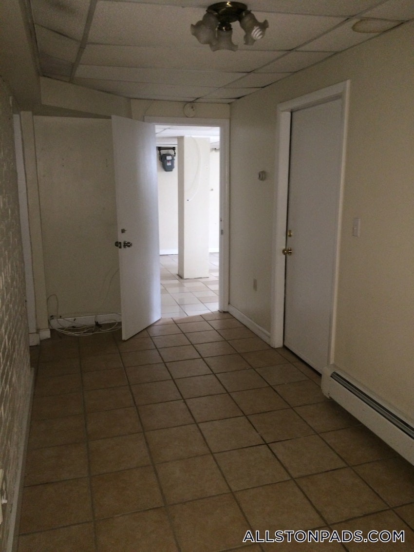 BOSTON - ALLSTON - 1 Bed, 1 Bath - Image 2