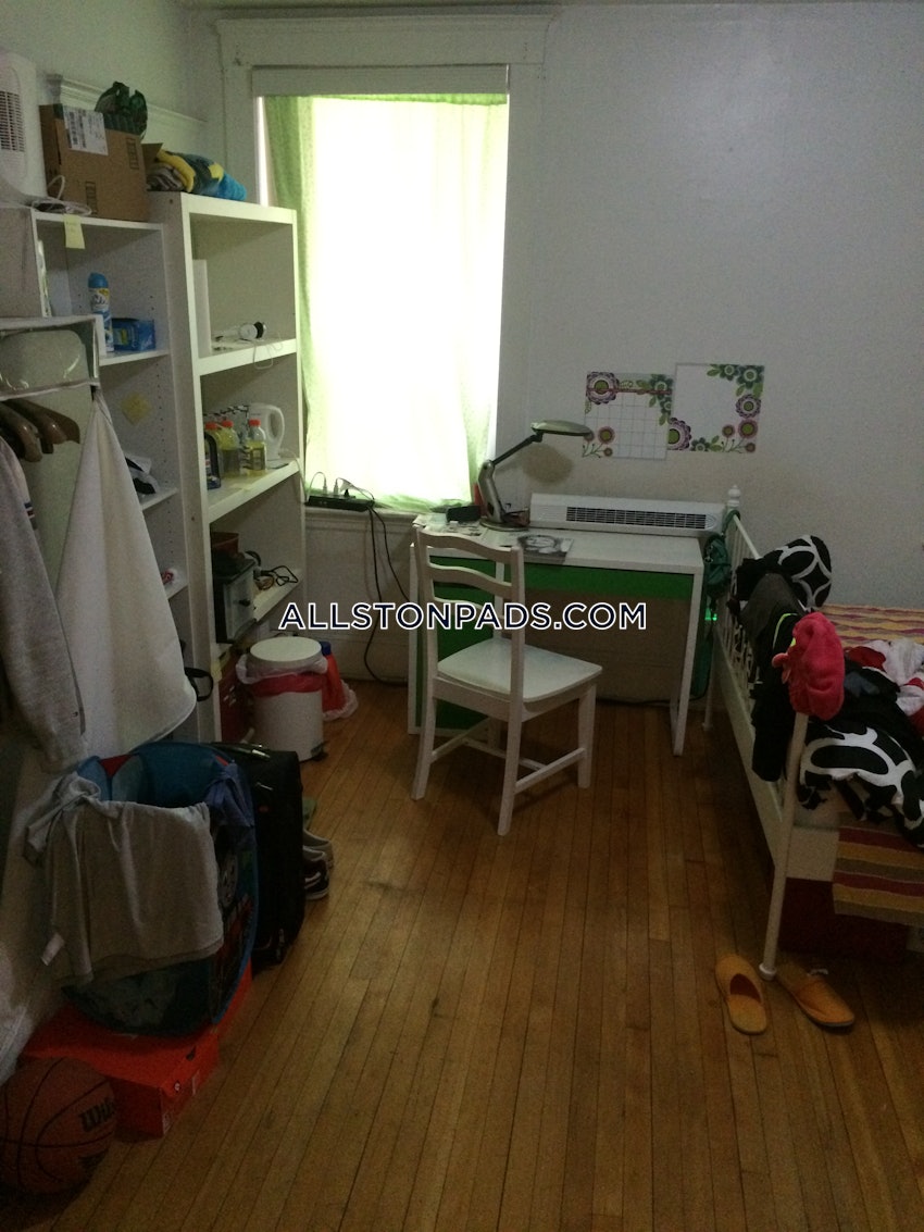 BOSTON - ALLSTON - 4 Beds, 2 Baths - Image 15