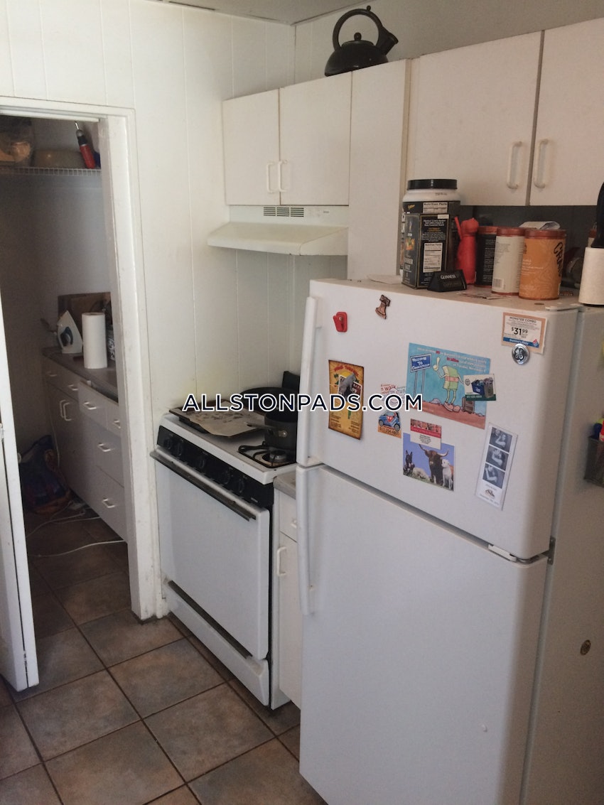 BOSTON - ALLSTON - 3 Beds, 1 Bath - Image 11