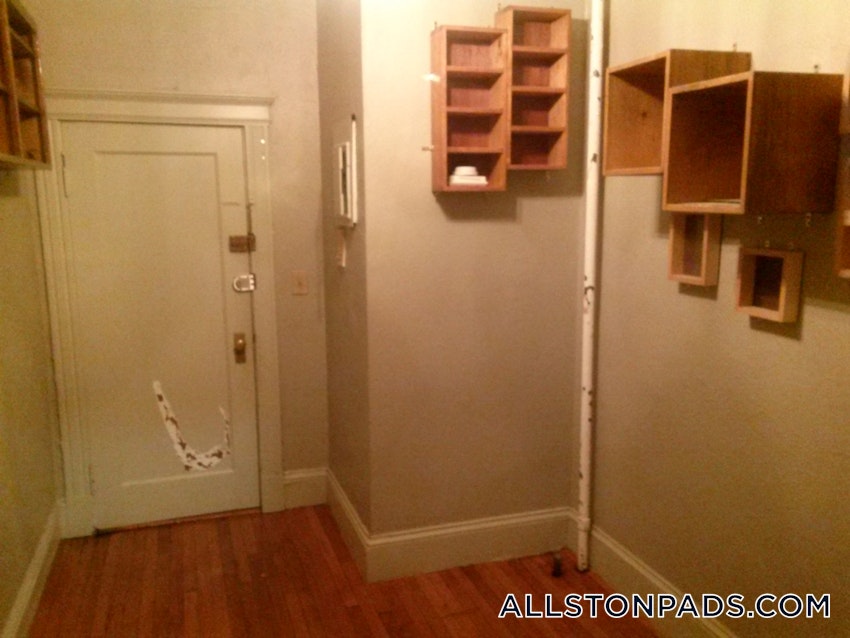 BOSTON - ALLSTON - 1 Bed, 1 Bath - Image 10