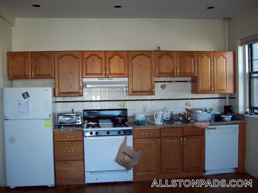 BOSTON - ALLSTON - 3 Beds, 1 Bath - Image 1