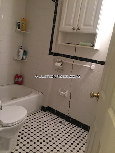 Boston - 4 Beds, 2 Baths