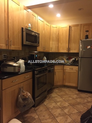 Boston - 4 Beds, 1 Baths