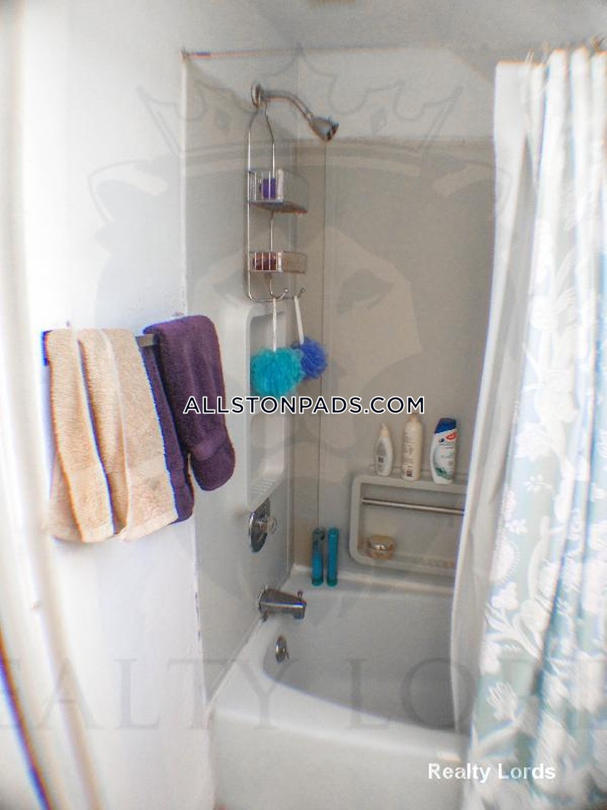 BOSTON - ALLSTON - 3 Beds, 1 Bath - Image 25