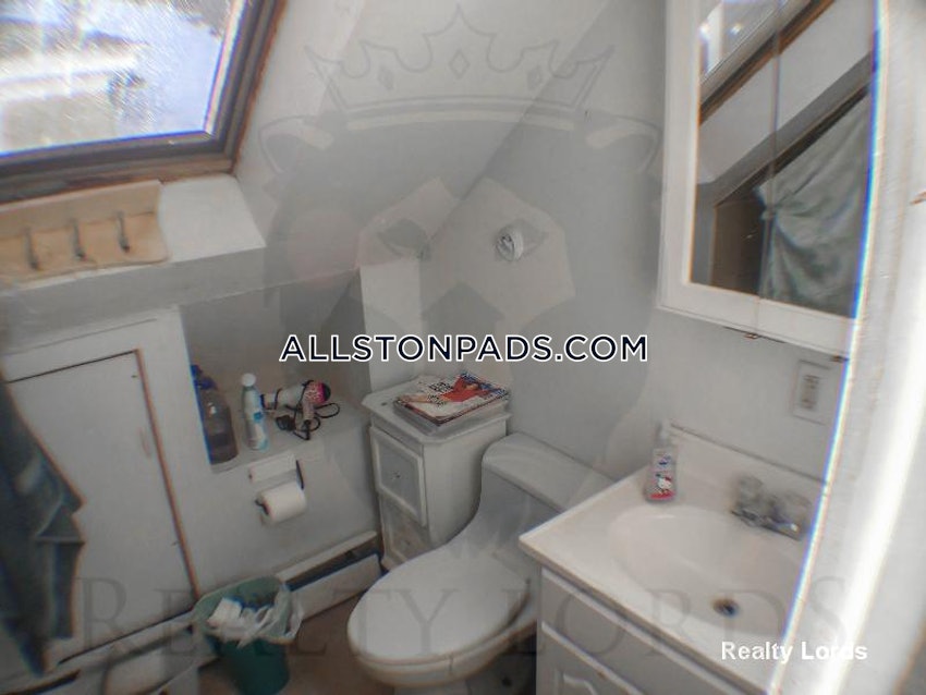 BOSTON - ALLSTON - 3 Beds, 1 Bath - Image 24