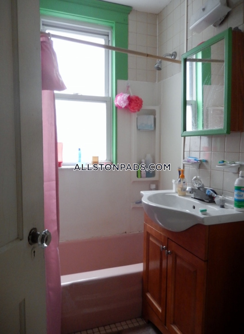 BOSTON - ALLSTON - 3 Beds, 1 Bath - Image 3